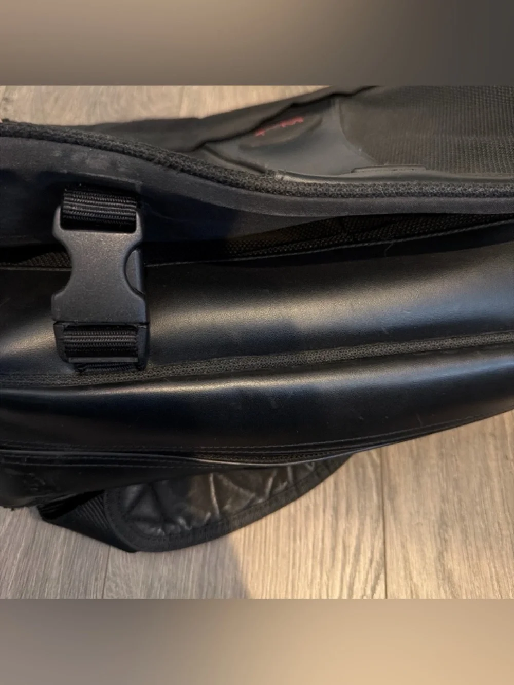 Tumi T2 Tech Bag Black Ballistic‎ Expandable Messenger Laptop Bag Satchel Travel